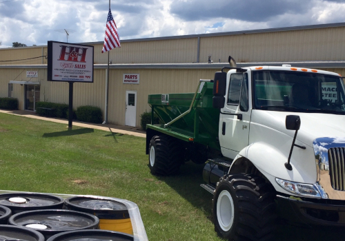 Brand New 18' BBI Hydraulic Litter and Lime Spreader, Mounted on a Super Clean 2005 International 8600 #2